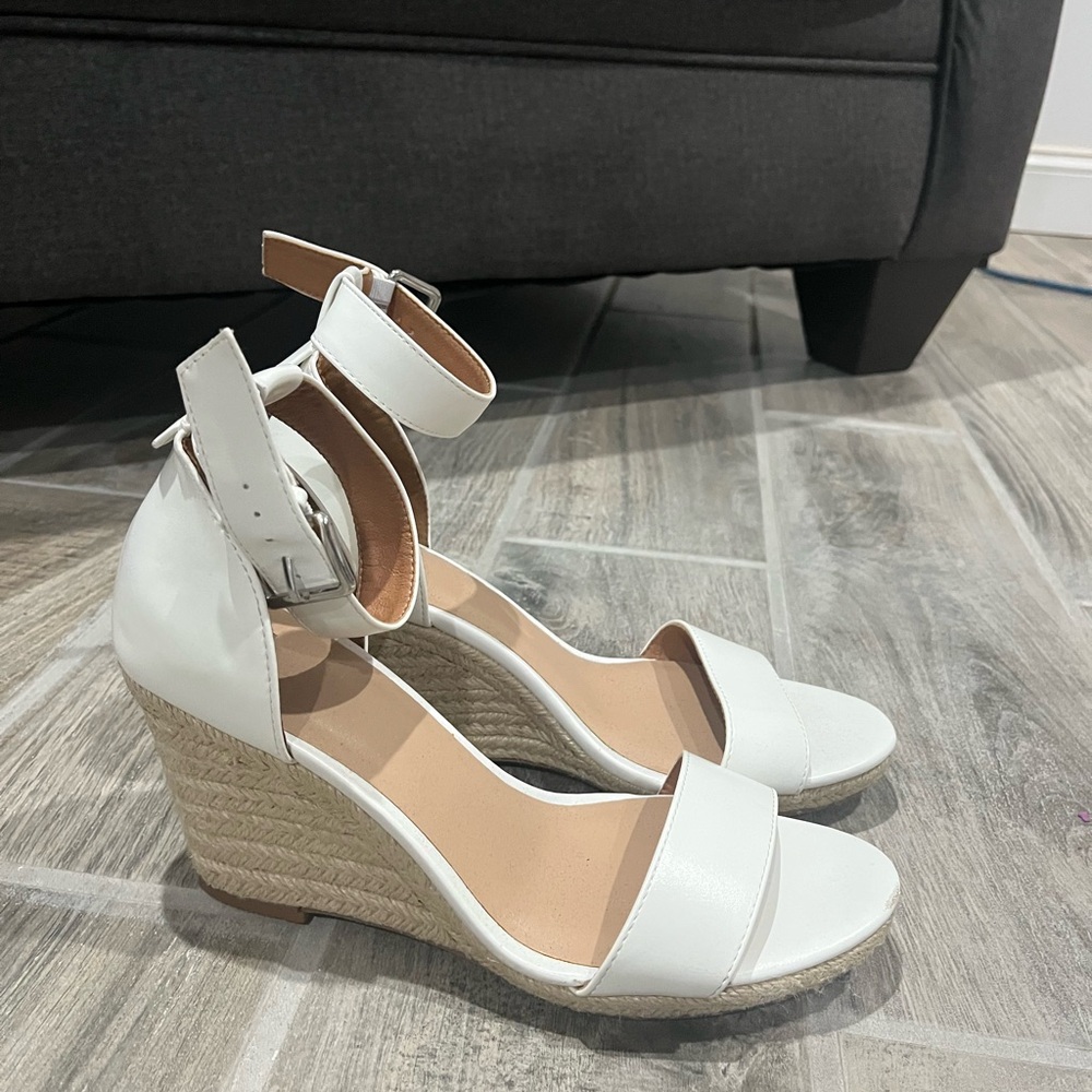 Women's White Wedge Sandals (Sz 9 Lola Espadrille Wedge Sandals W/ Buckle)